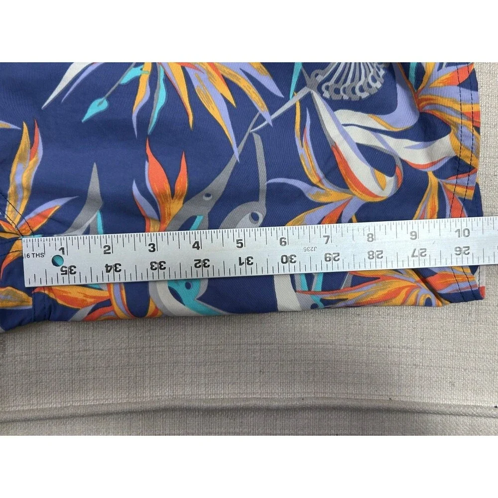 Patagonia Board Shorts Men's sz 33 Printed Wavefarer Floral Print Tropical